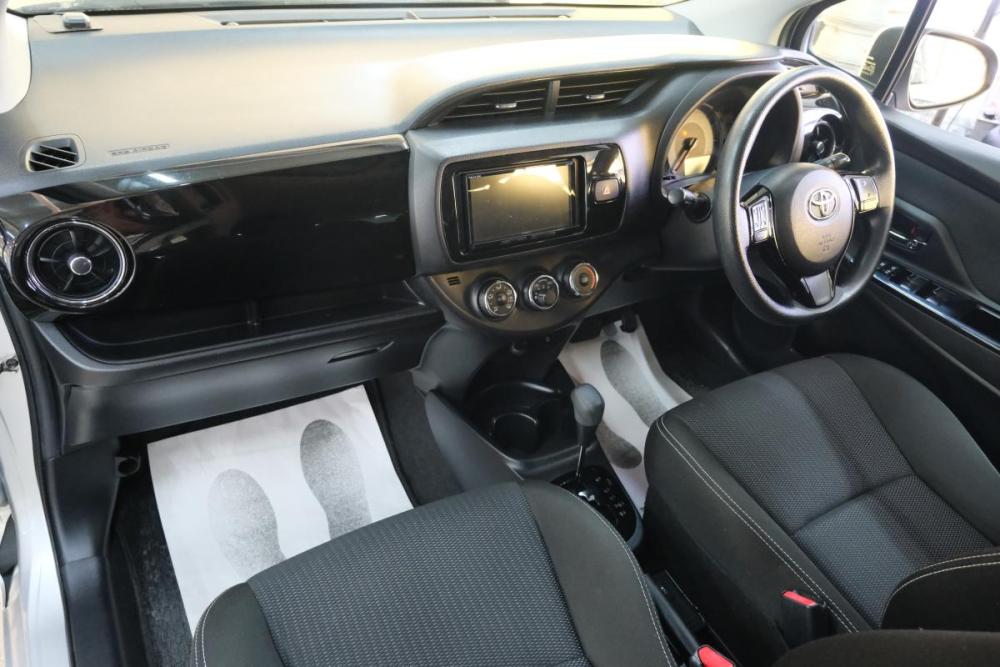 Toyota Vitz III (XP130) Рестайлинг 2 Омск  - изображение 18