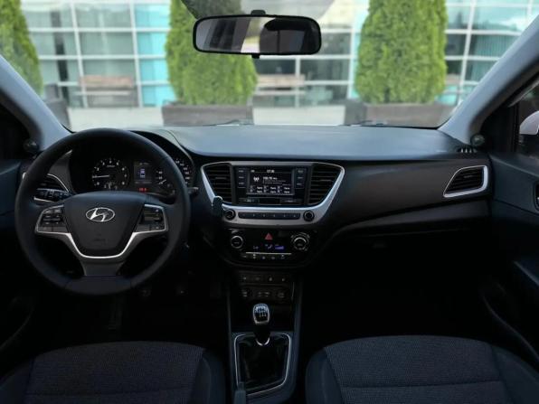 Hyundai Solaris II с пробегом 2017 года, цена 965 000 рублей, 133636 км, седан, Автокод Объявления