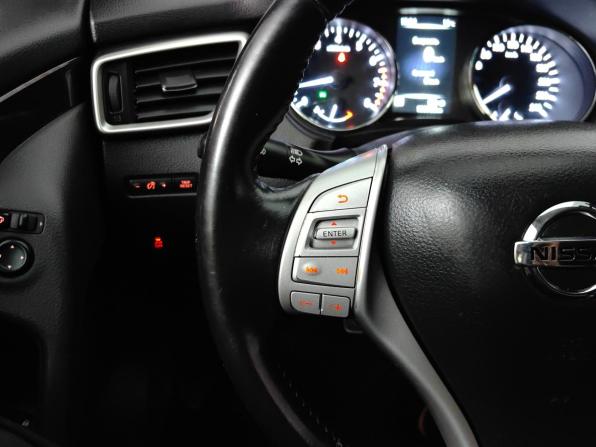 Nissan Qashqai II с пробегом 2017 года, цена 1 679 000 рублей, 105932 км, внедорожник, Автокод Объявления