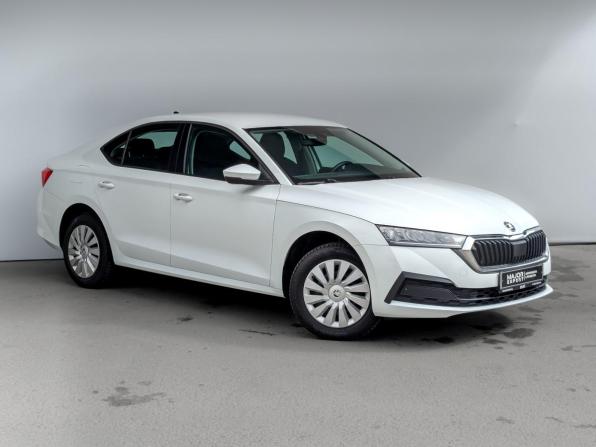 Skoda Octavia IV (A8) с пробегом 2021 года, цена 2 360 000 рублей, 53274 км, лифтбек, Автокод Объявления