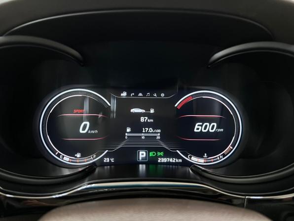 Kia Quoris I Ресталинг 2 с пробегом 2017 года, цена 2 300 000 рублей, 239741 км, седан, Автокод Объявления