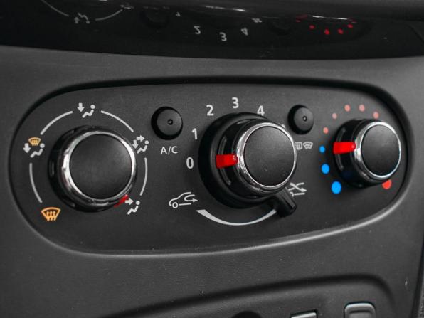 Renault Logan II Рестайлинг с пробегом 2020 года, цена 1 310 000 рублей, 36903 км, седан, Автокод Объявления