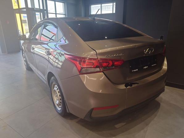 Hyundai Solaris II с пробегом 2018 года, цена 910 000 рублей, 281000 км, седан, Автокод Объявления