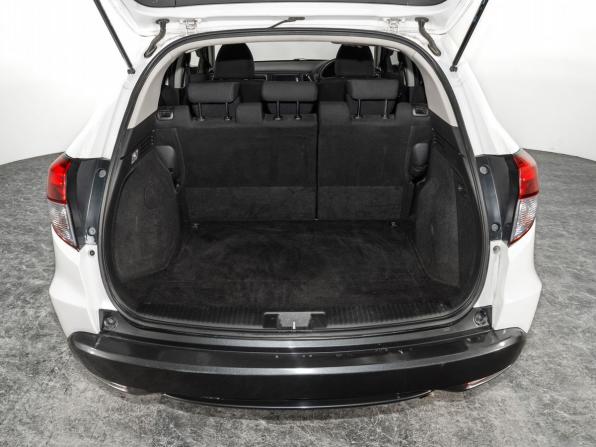 Honda Vezel I с пробегом 2014 года, цена 1 350 000 рублей, 132683 км, внедорожник, Автокод Объявления