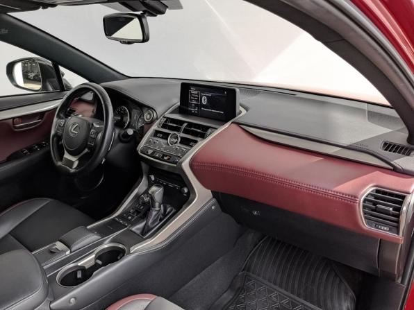 Lexus NX I Рестайлинг с пробегом 2021 года, цена 4 200 000 рублей, 53020 км, внедорожник, Автокод Объявления