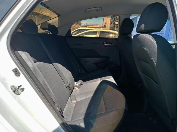 Hyundai Solaris II с пробегом 2018 года, цена 899 000 рублей, 199275 км, седан, Автокод Объявления