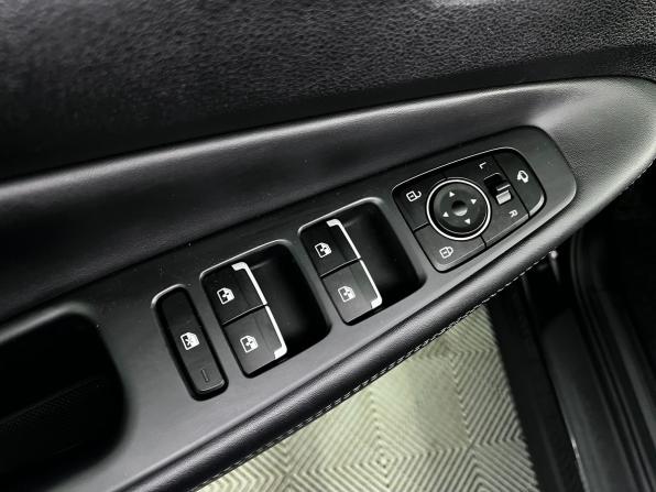 Hyundai Santa Fe IV Рестайлинг с пробегом 2021 года, цена 3 150 000 рублей, 94197 км, внедорожник, Автокод Объявления