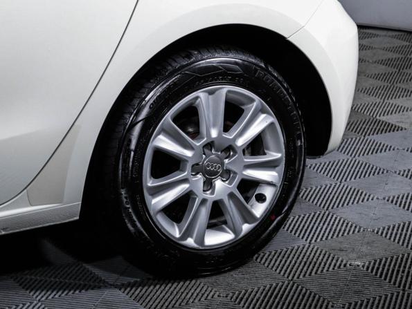 Audi A1 I (8X) с пробегом 2013 года, цена 849 000 рублей, 171167 км, хэтчбек, Автокод Объявления