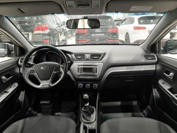 Kia Rio III Рестайлинг с пробегом 2017 года, цена 995 000 рублей, 136000 км, седан, Автокод Объявления