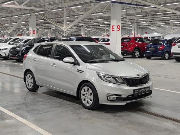 Kia Rio III Рестайлинг с пробегом 2015 года, цена 729 999 рублей, 166079 км, хэтчбек, Автокод Объявления