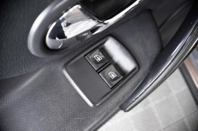 Renault Sandero II Рестайлинг с пробегом 2018 года, цена 969 000 рублей, 187000 км, хэтчбек, Автокод Объявления