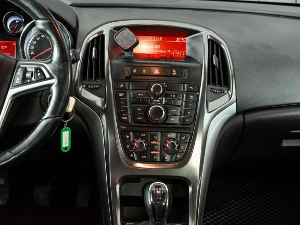Opel Astra J с пробегом 2011 года, цена 550 000 рублей, 225915 км, хэтчбек, Автокод Объявления
