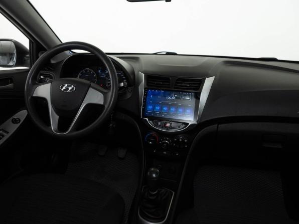 Hyundai Solaris I Рестайлинг с пробегом 2015 года, цена 922 000 рублей, 145000 км, седан, Автокод Объявления