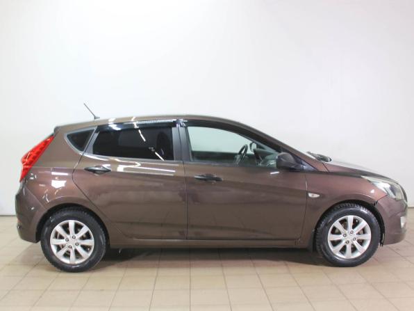 Hyundai Solaris I Рестайлинг с пробегом 2015 года, цена 681 600 рублей, 93000 км, хэтчбек, Автокод Объявления