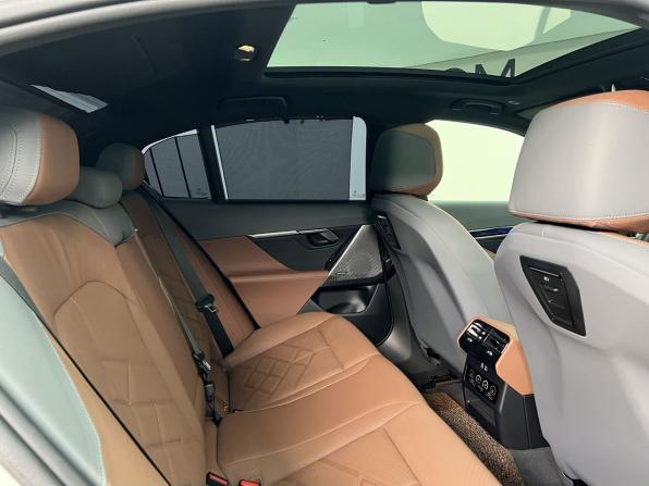 BMW 5 серии VIII (G60/G61/G68) с пробегом 2023 года, цена 7 770 000 рублей, 12800 км, седан, Автокод Объявления