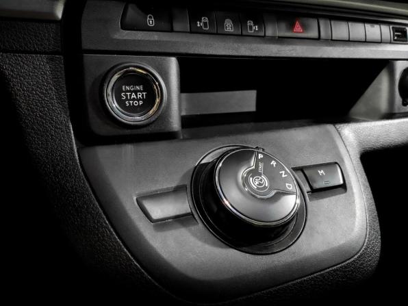 Peugeot Traveller I с пробегом 2022 года, цена 3 990 000 рублей, 90723 км, минивэн, Автокод Объявления