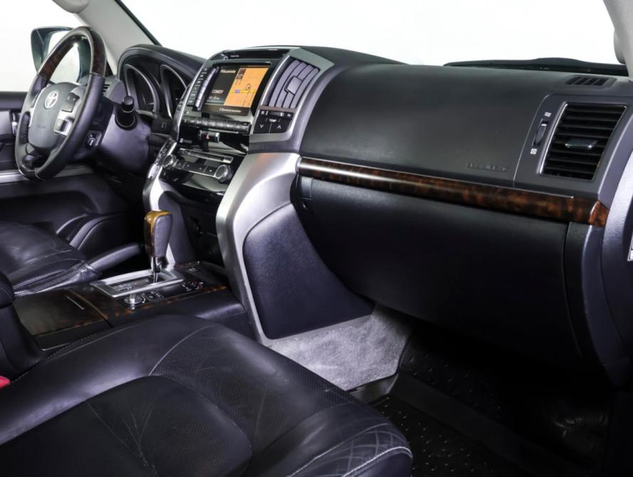 Toyota Land Cruiser 200 Series Рестайлинг 1 Москва  - изображение 10
