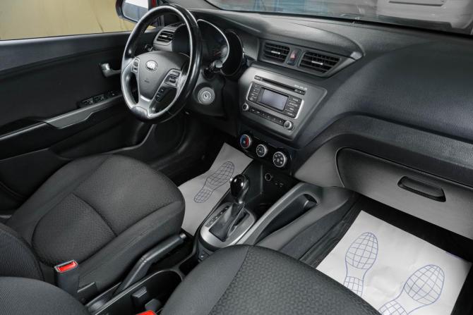 Kia Rio III Рестайлинг с пробегом 2017 года, цена 1 389 000 рублей, 96000 км, седан, Автокод Объявления