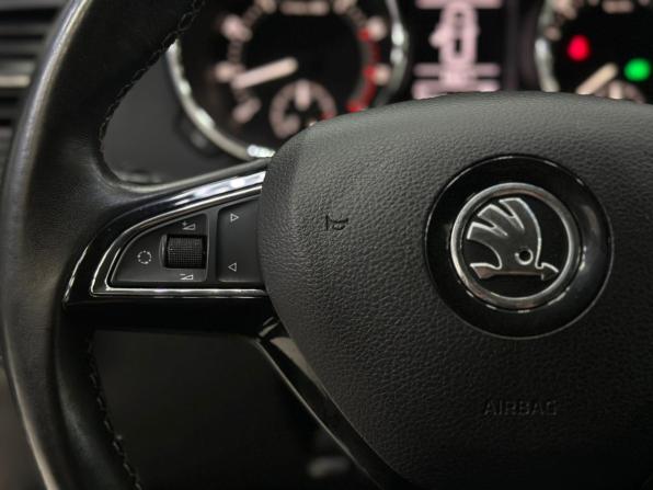 Skoda Yeti I Рестайлинг с пробегом 2017 года, цена 1 195 000 рублей, 168151 км, внедорожник, Автокод Объявления