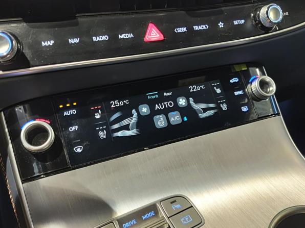 Genesis GV70 I Рестайлинг с пробегом 2024 года, цена 7 170 000 рублей, 1237 км, внедорожник, Автокод Объявления