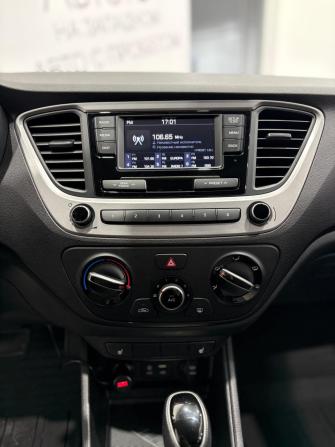 Hyundai Solaris II с пробегом 2017 года, цена 1 389 000 рублей, 88500 км, седан, Автокод Объявления