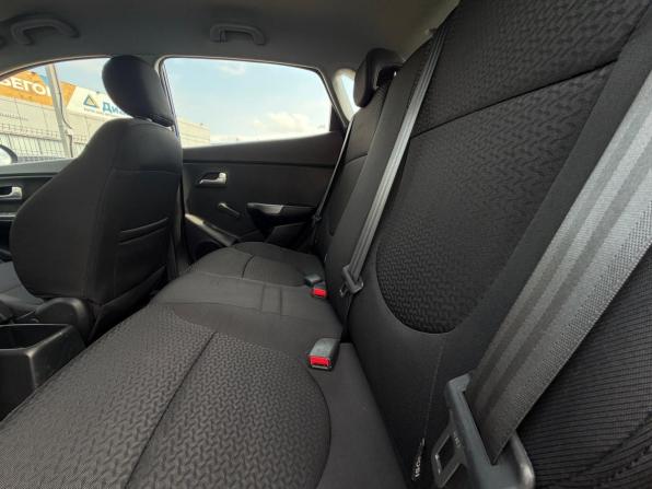 Kia Rio III Рестайлинг с пробегом 2015 года, цена 1 200 000 рублей, 37000 км, хэтчбек, Автокод Объявления
