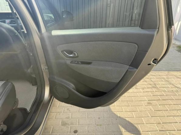 Renault Scenic III с пробегом 2011 года, цена 745 000 рублей, 373681 км, минивэн, Автокод Объявления