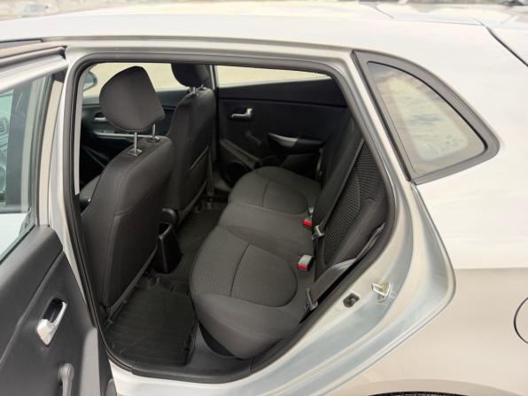 Kia Rio III Рестайлинг с пробегом 2016 года, цена 960 000 рублей, 71230 км, хэтчбек, Автокод Объявления