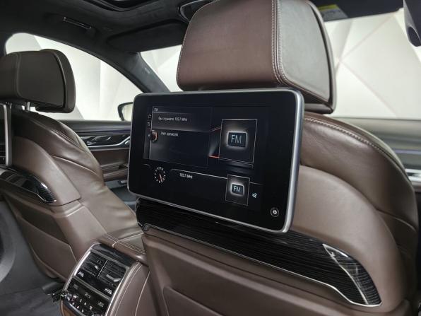 BMW 7 серии VI (G11/G12) с пробегом 2015 года, цена 3 870 000 рублей, 198146 км, седан, Автокод Объявления
