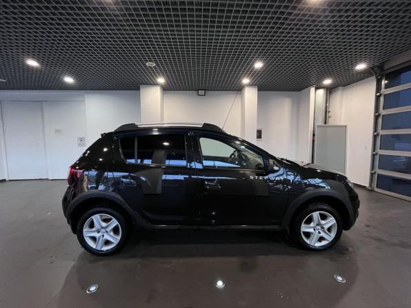 Renault Sandero II с пробегом 2017 года, цена 1 049 000 рублей, 105889 км, хэтчбек, Автокод Объявления