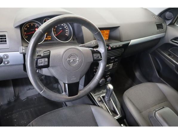 Opel Astra H Рестайлинг с пробегом 2012 года, цена 557 000 рублей, 257000 км, седан, Автокод Объявления
