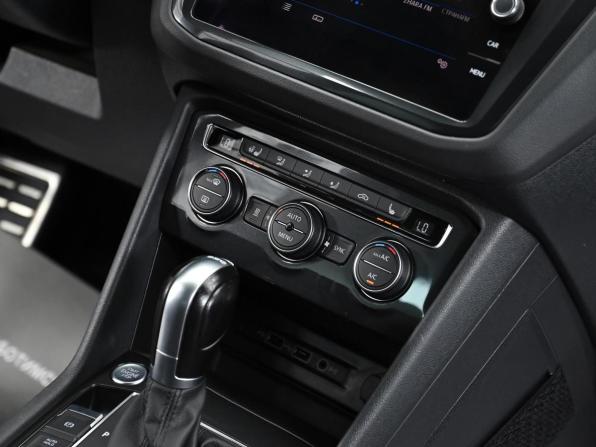 Volkswagen Tiguan II с пробегом 2018 года, цена 1 999 000 рублей, 105000 км, внедорожник, Автокод Объявления