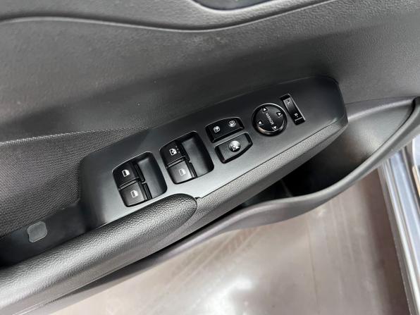 Hyundai Solaris II с пробегом 2018 года, цена 1 395 000 рублей, 143922 км, седан, Автокод Объявления