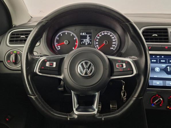 Volkswagen Polo V Рестайлинг с пробегом 2018 года, цена 1 125 000 рублей, 91766 км, седан, Автокод Объявления