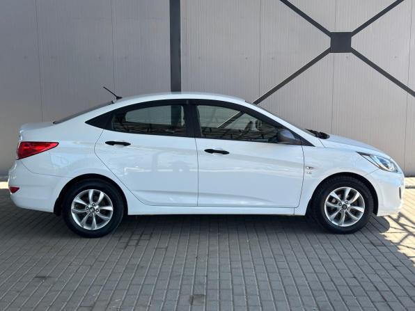 Hyundai Solaris I с пробегом 2014 года, цена 1 050 000 рублей, 88675 км, седан, Автокод Объявления