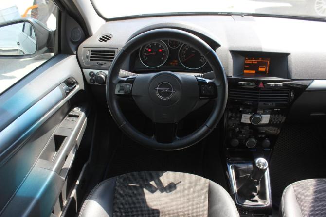 Opel Astra H Рестайлинг с пробегом 2011 года, цена 737 000 рублей, 123271 км, седан, Автокод Объявления