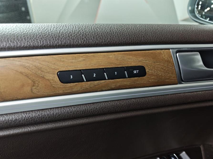 Volkswagen Touareg II Рестайлинг Москва  - изображение 22