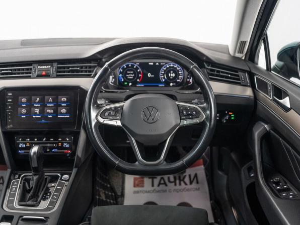 Volkswagen Passat B8 Рестайлинг с пробегом 2021 года, цена 2 400 000 рублей, 52607 км, седан, Автокод Объявления