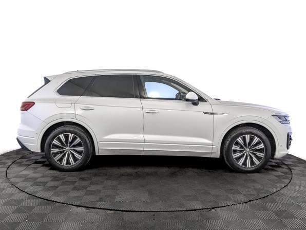 Volkswagen Touareg III с пробегом 2019 года, цена 5 995 000 рублей, 50211 км, внедорожник, Автокод Объявления