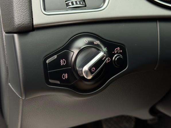 Audi A4 IV (B8) Рестайлинг с пробегом 2012 года, цена 1 215 000 рублей, 210458 км, седан, Автокод Объявления