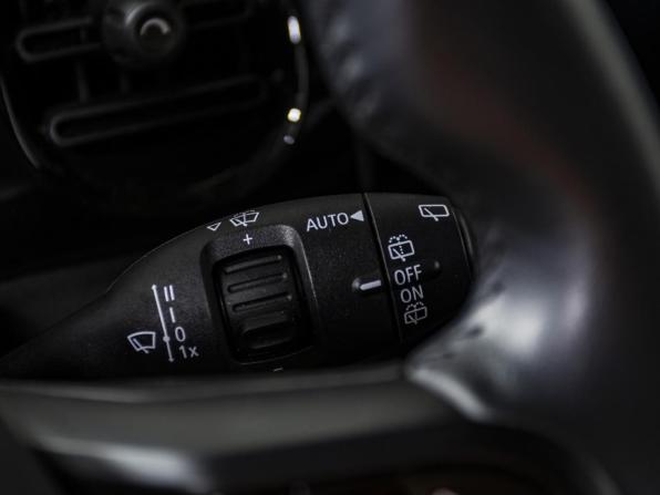 Mini Hatch III (F55/F56) Рестайлинг 2 с пробегом 2021 года, цена 2 597 000 рублей, 36903 км, хэтчбек, Автокод Объявления