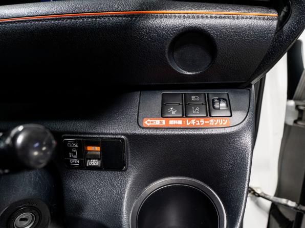 Toyota Sienta II Рестайлинг с пробегом 2020 года, цена 1 255 000 рублей, 181700 км, компактвэн, Автокод Объявления