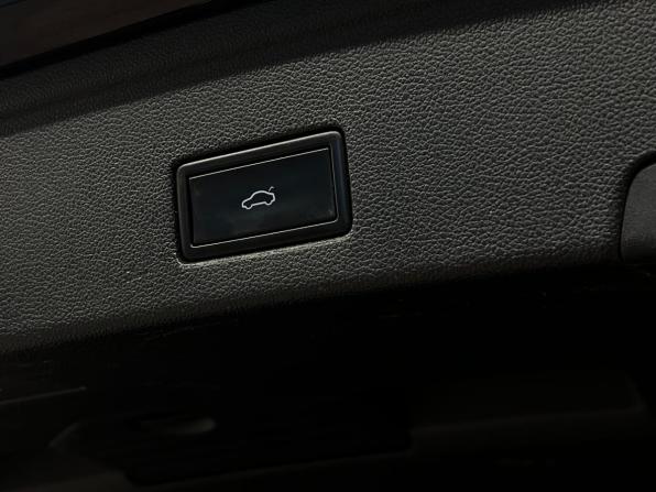 Volkswagen Touareg III с пробегом 2019 года, цена 3 969 000 рублей, 149219 км, внедорожник, Автокод Объявления