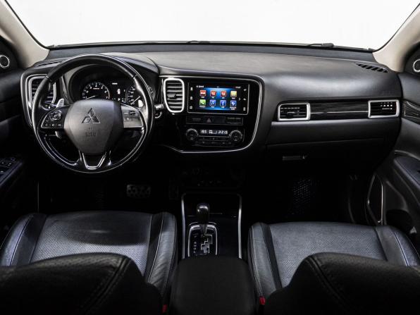 Mitsubishi Outlander III Рестайлинг 2 с пробегом 2017 года, цена 1 879 000 рублей, 267341 км, внедорожник, Автокод Объявления