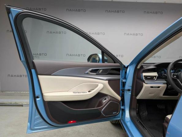 Hongqi H5 II с пробегом 2024 года, цена 3 495 000 рублей, 17977 км, седан, Автокод Объявления
