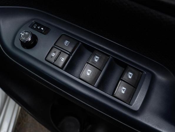 Toyota Noah III (R80) с пробегом 2015 года, цена 1 599 000 рублей, 215332 км, минивэн, Автокод Объявления
