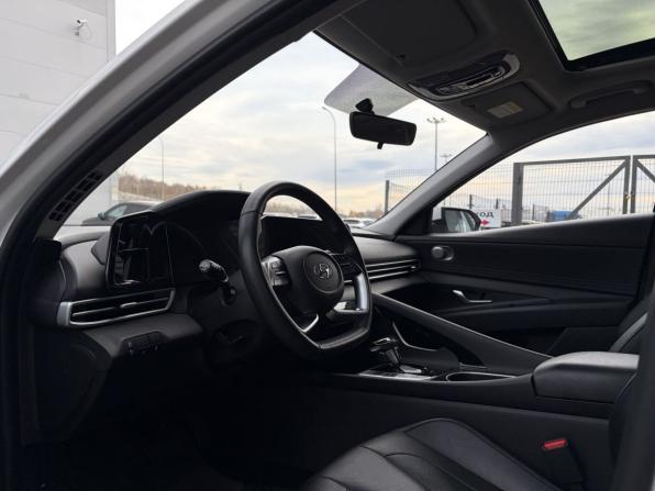 Hyundai Elantra VII (CN7) с пробегом 2022 года, цена 1 999 000 рублей, 90000 км, седан, Автокод Объявления