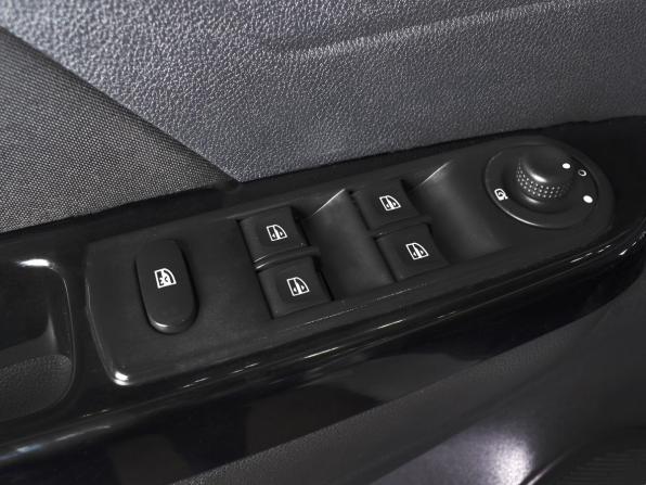 Renault Kaptur I с пробегом 2018 года, цена 1 349 999 рублей, 176255 км, внедорожник, Автокод Объявления