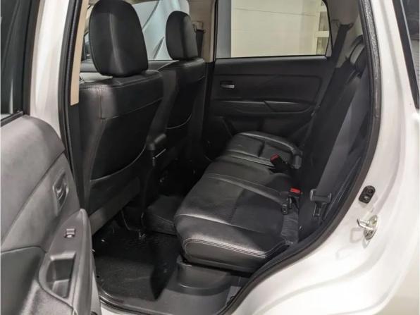 Mitsubishi Outlander III Рестайлинг 2 с пробегом 2015 года, цена 1 665 000 рублей, 169262 км, внедорожник, Автокод Объявления