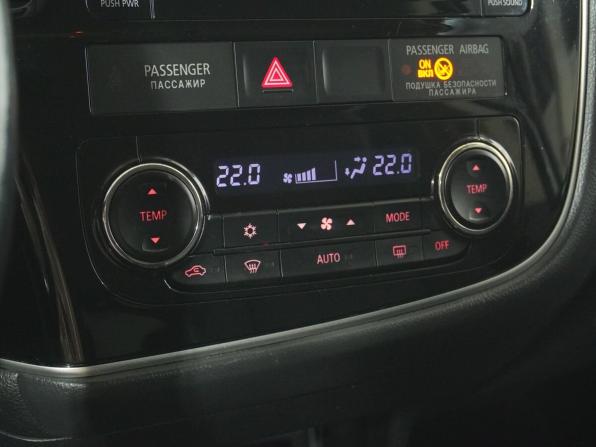 Mitsubishi Outlander III Рестайлинг 2 с пробегом 2017 года, цена 1 798 000 рублей, 190313 км, внедорожник, Автокод Объявления